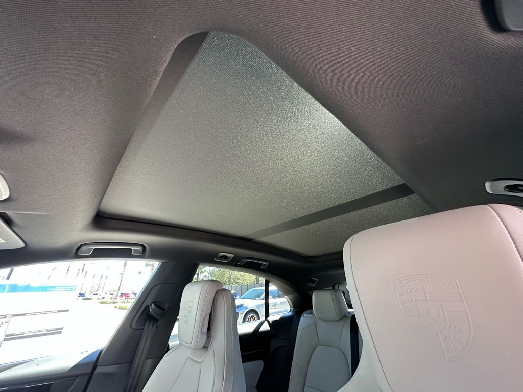 Used 2026 Porsche Macan 4 Electric AWD/4WD image 25