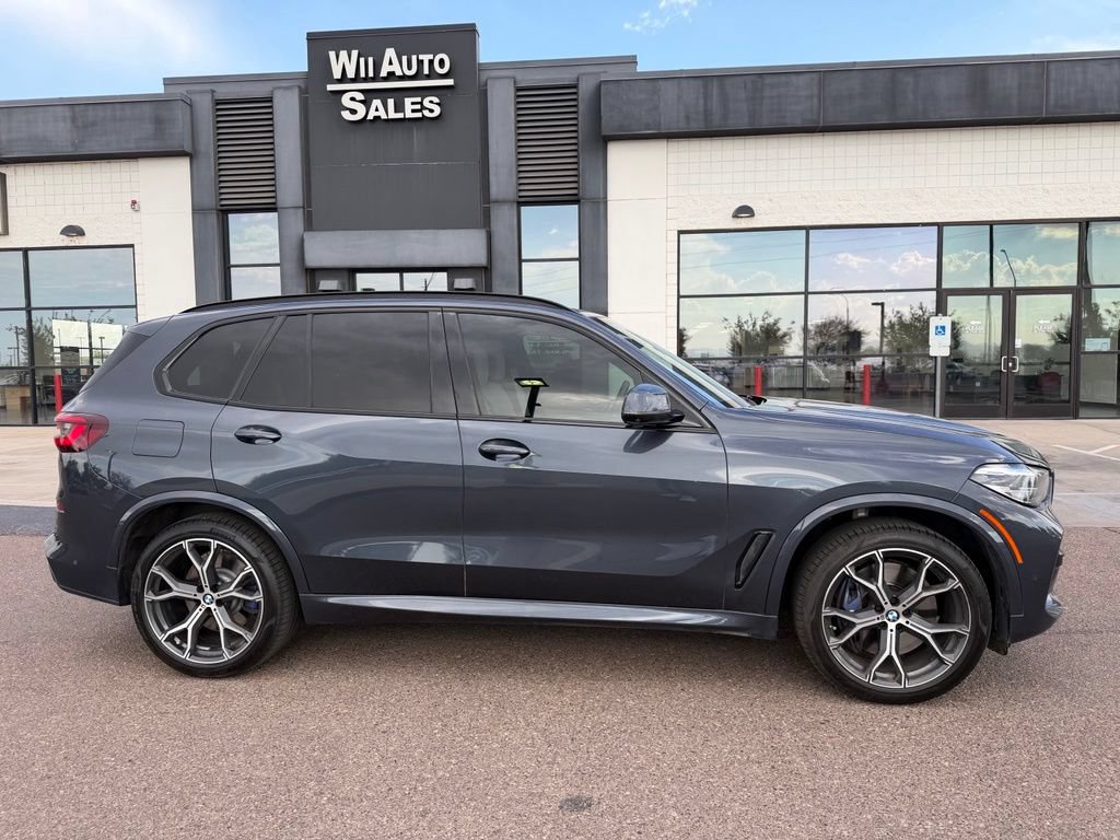 Used 2022 BMW X5 M50i w/ Premium Package AWD/4WD image 3