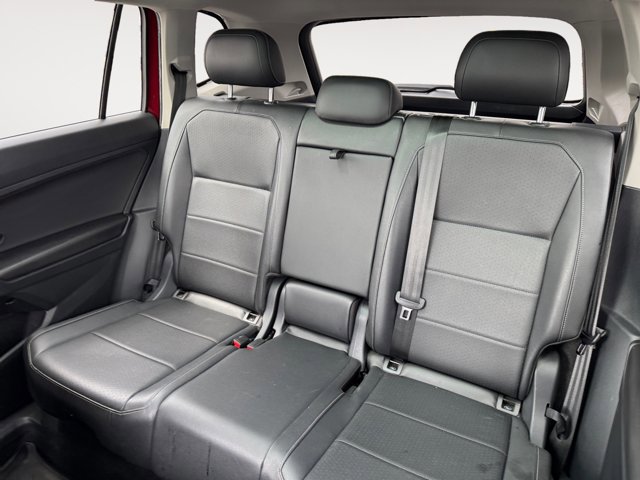 Used 2019 Volkswagen Tiguan SE w/ Panoramic Sunroof Package image 17