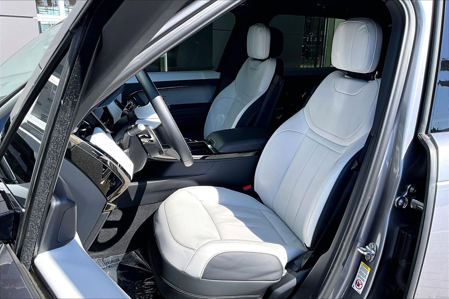 Certified 2025 Land Rover Range Rover Sport Dynamic SE image 25