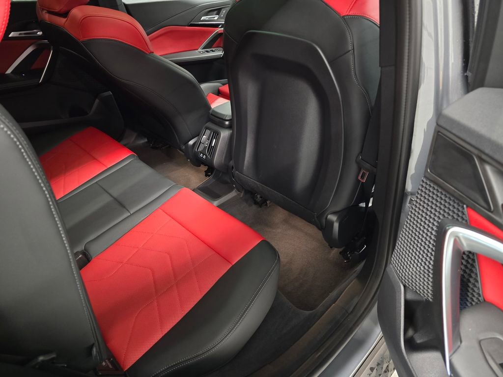 Used 2025 BMW X2 xDrive28i image 32