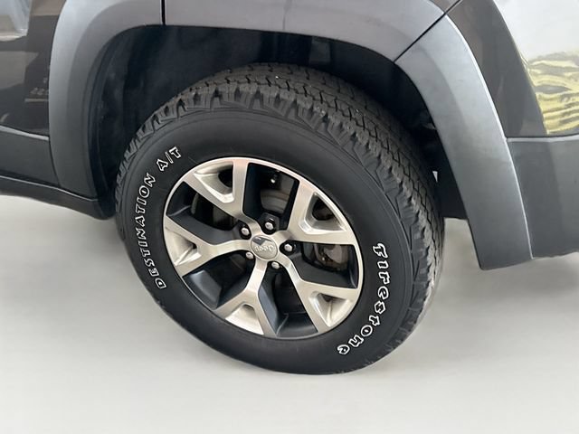 Used 2017 Jeep Cherokee Trailhawk w/ Cold Weather Group AWD/4WD image 27