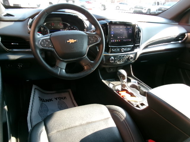 Used 2023 Chevrolet Traverse LT FWD image 16
