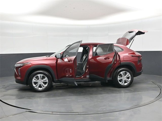 Used 2024 Chevrolet Trax LS image 49