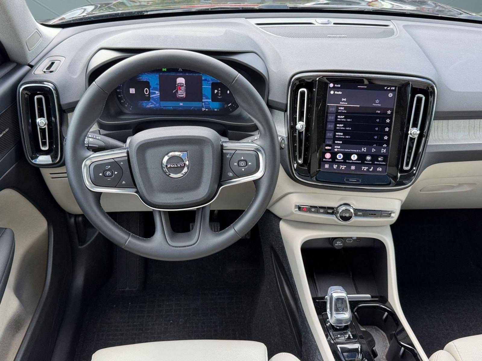 Certified 2024 Volvo XC40 B5 Ultimate w/ Protection Package Premier AWD/4WD image 29