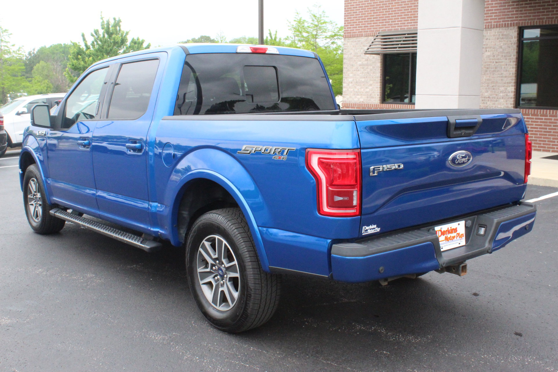 Used 2017 Ford F150 XLT w/ Equipment Group 302A Luxury AWD/4WD image 9