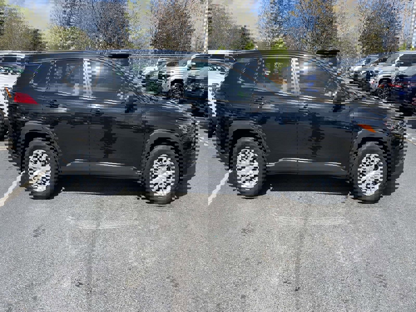 Used 2023 Toyota Corolla Cross L image 9