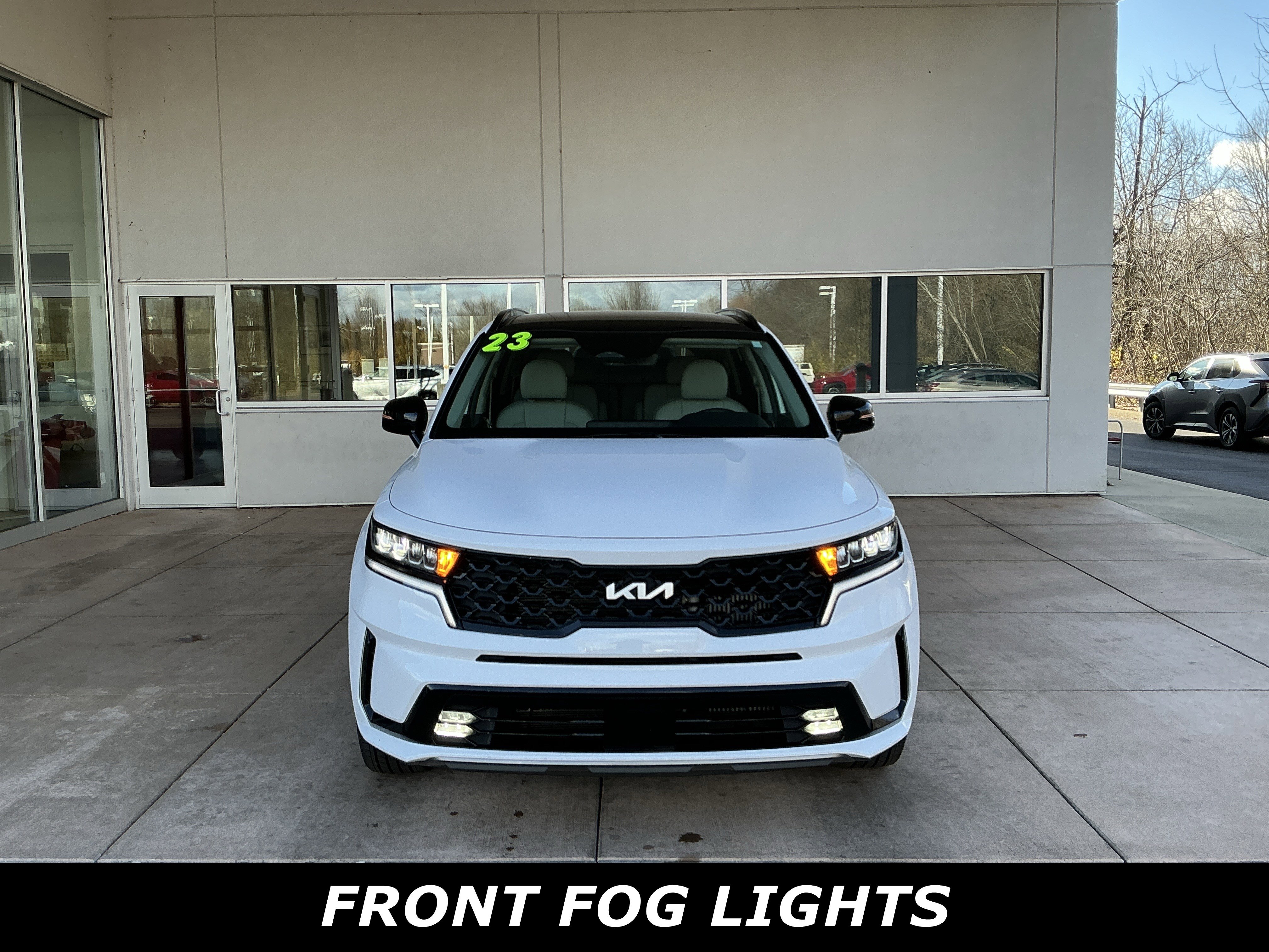 Used 2023 Kia Sorento EX w/ Panoramic Sunroof Package image 2