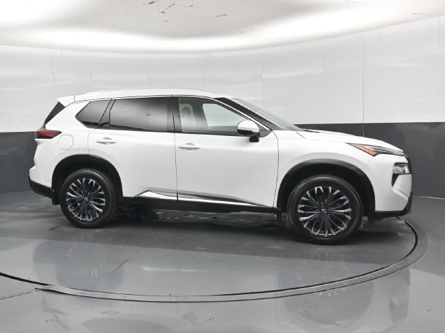 Used 2024 Nissan Rogue Platinum FWD image 34