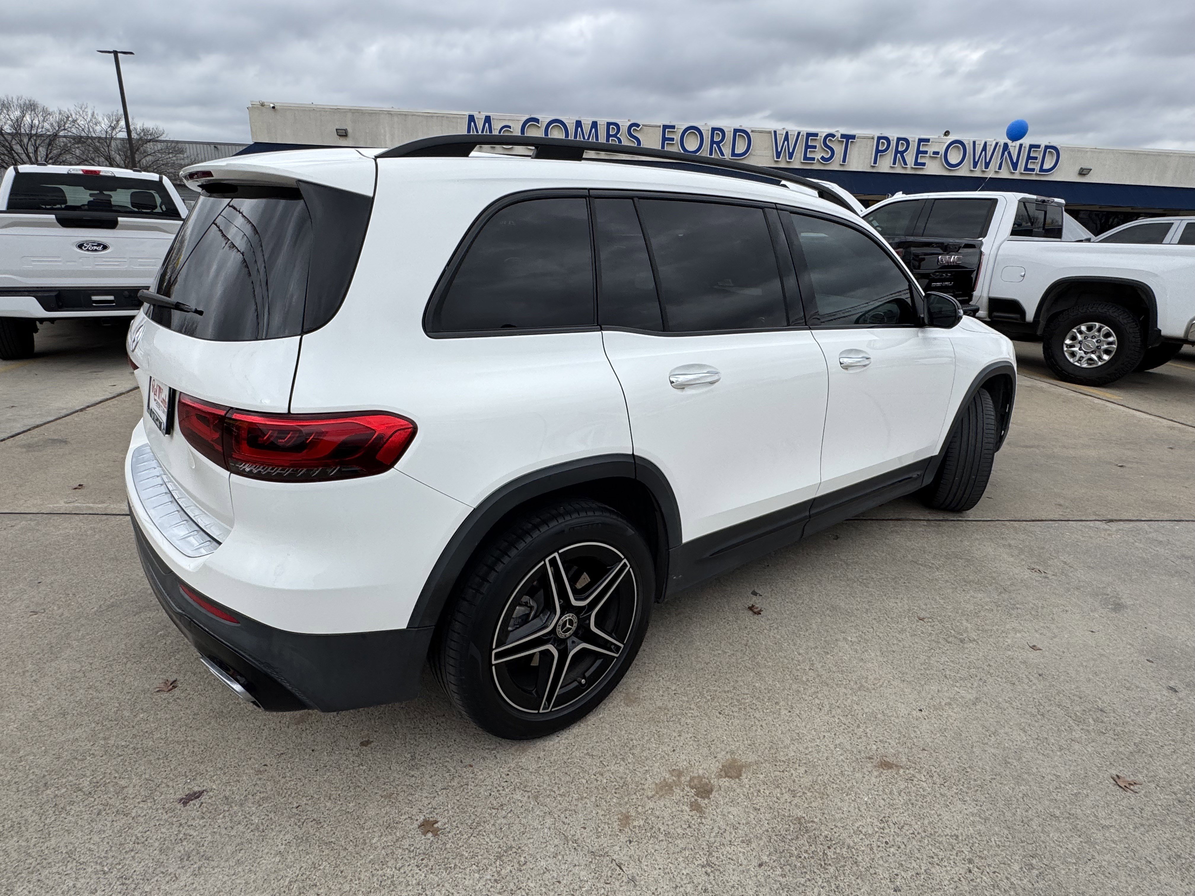 Used 2023 Mercedes-Benz GLB 250 image 5