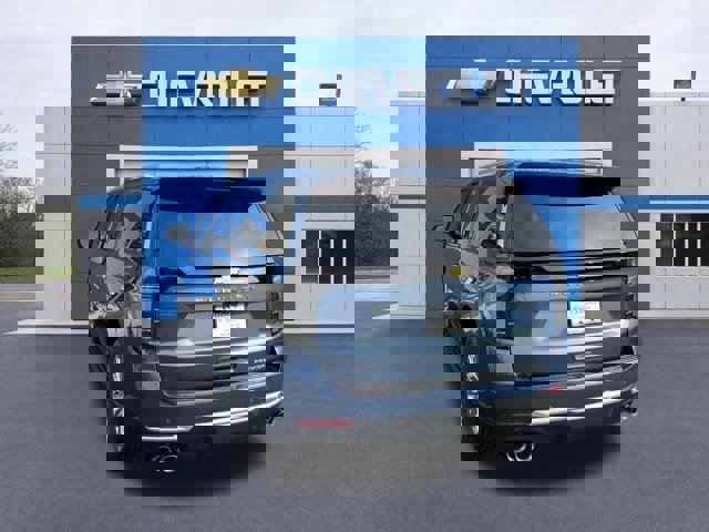New 2025 Chevrolet Suburban Premier AWD/4WD image 8