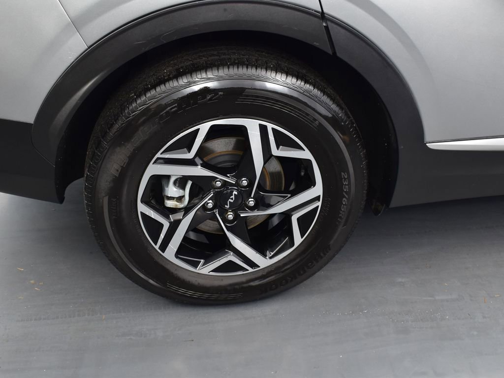 Used 2024 Kia Sportage LX image 8