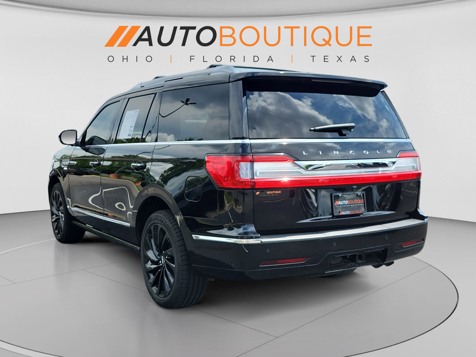 Used 2020 Lincoln Navigator Reserve w/ Equipment Group 208A Reserve RWD image 3