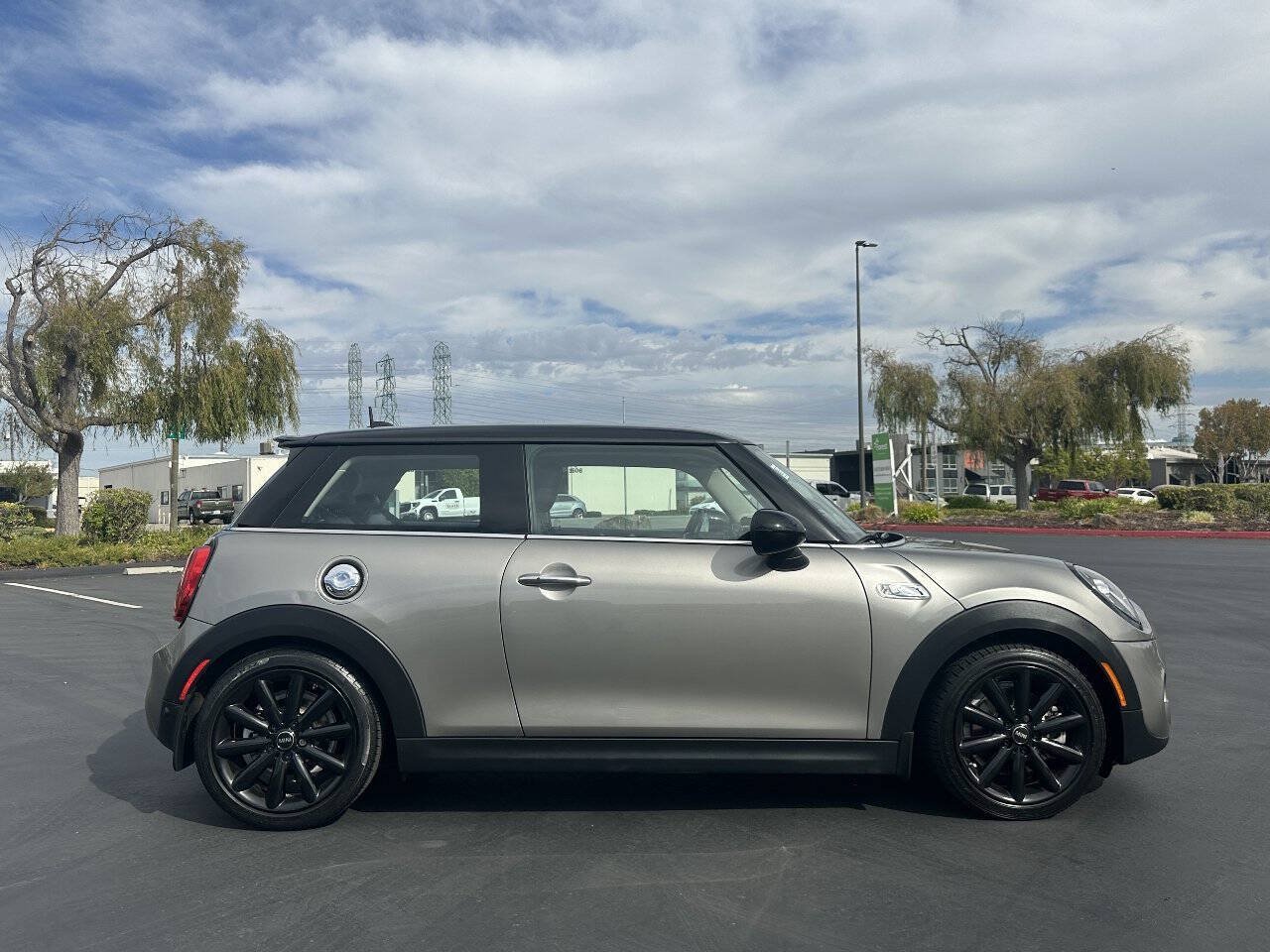 Used 2019 MINI Cooper S w/ Premium Package FWD image 5