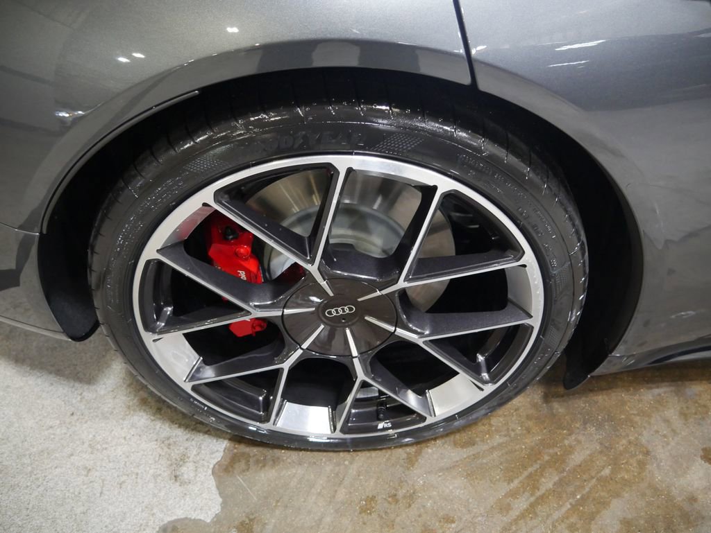 New 2026 Audi RS e-tron GT performance image 13