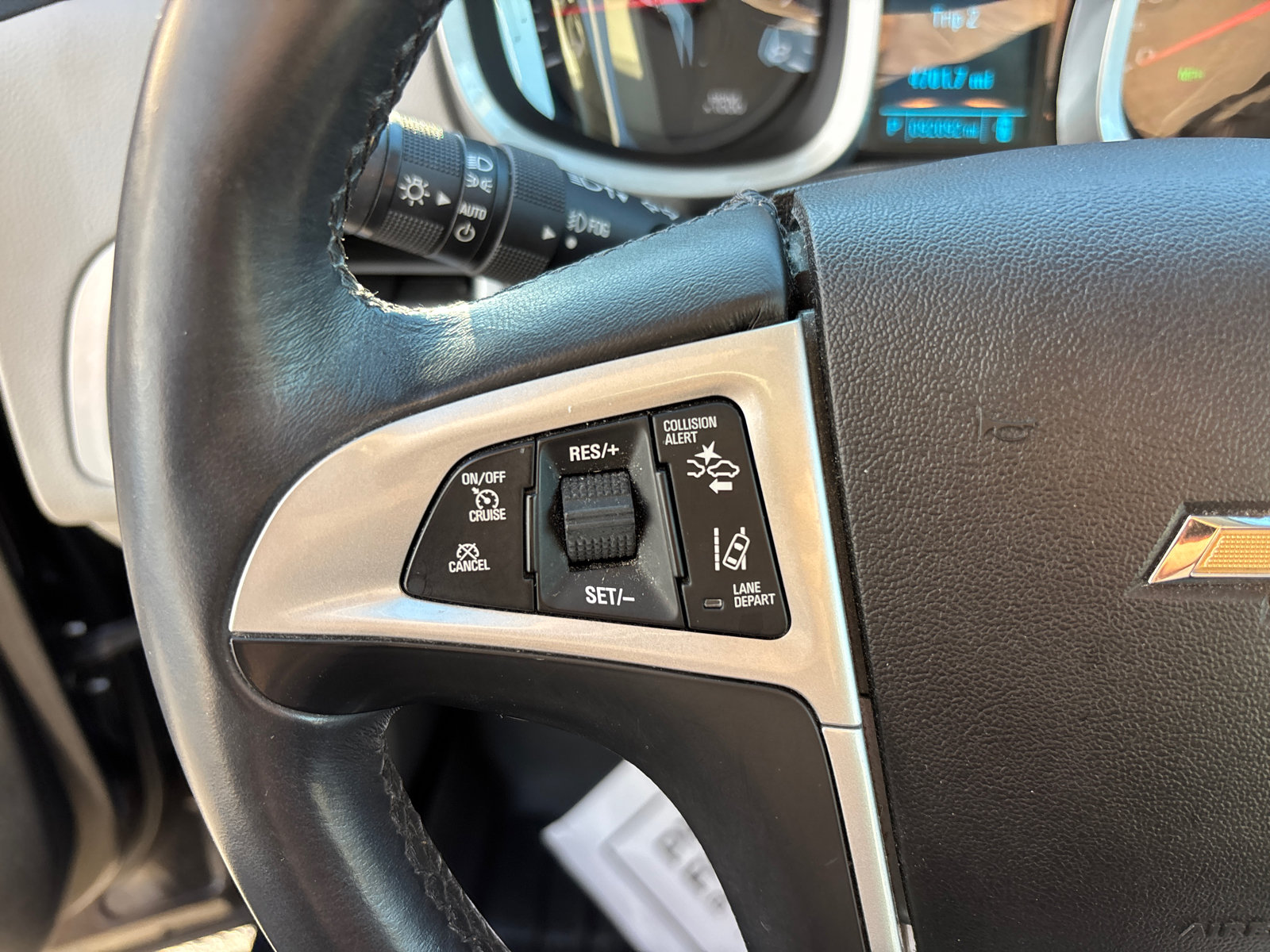 Used 2015 Chevrolet Equinox LTZ AWD/4WD image 15