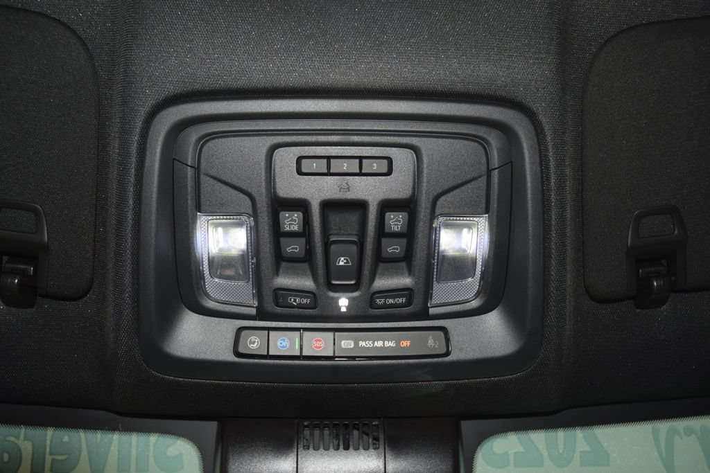 Used 2025 Chevrolet Silverado 1500 High Country w/ High Country Premium Package AWD/4WD image 54