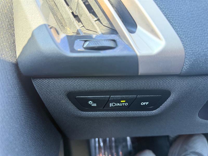 Used 2023 BMW iX xDrive50 w/ Premium Package image 33