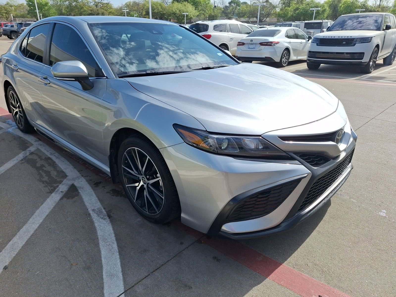 Used 2023 Toyota Camry SE w/ Convenience Package image 8