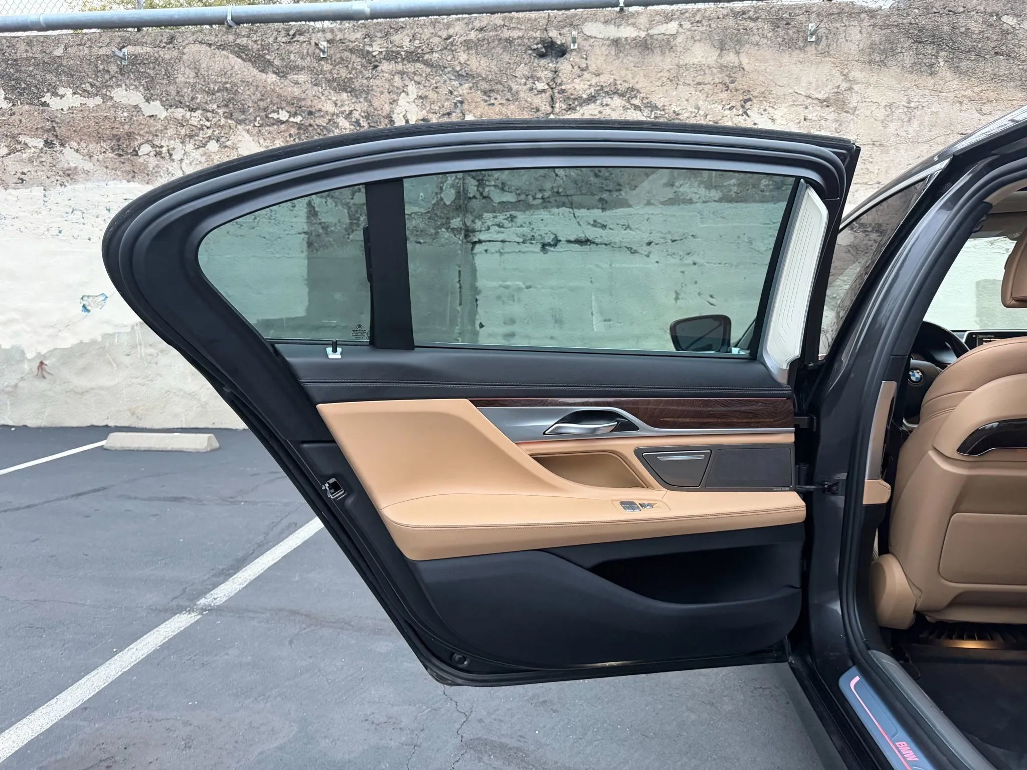 Used 2016 BMW 750i xDrive image 20