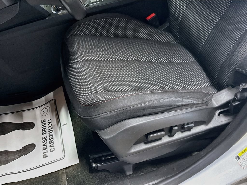 Used 2017 Chevrolet Equinox LT w/ Convenience Package FWD image 18