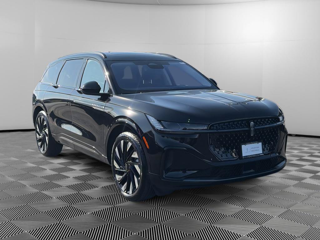 New 2026 Lincoln Nautilus Reserve w/ Jet Appearance Package AWD/4WD image 1