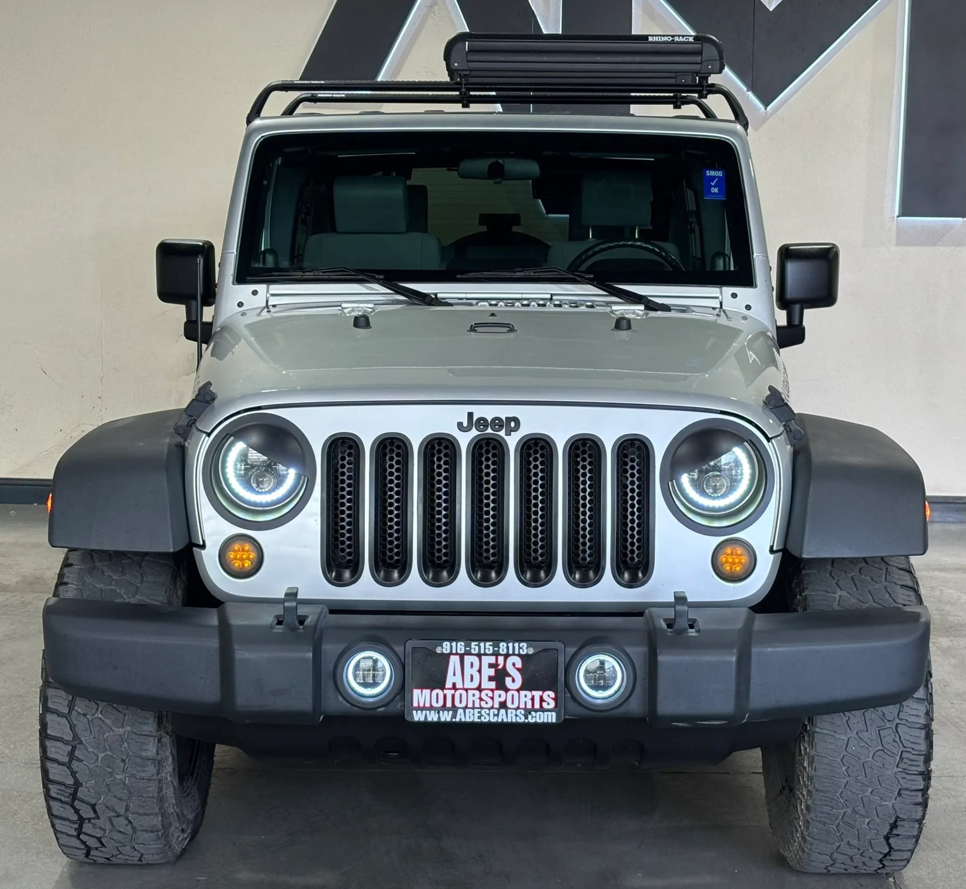 Used 2010 Jeep Wrangler Unlimited Rubicon AWD/4WD image 3