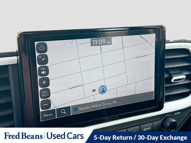 Used 2023 Hyundai Venue Limited image 15