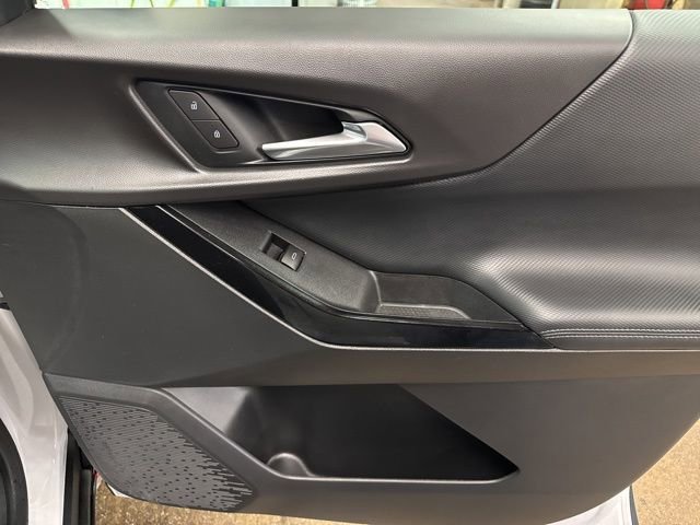 Used 2026 Chevrolet Equinox LT w/ LPO, Floor Liner Package AWD/4WD image 25