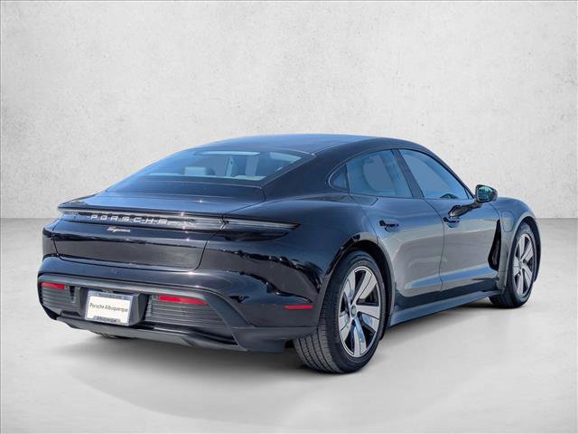 Used 2023 Porsche Taycan image 5