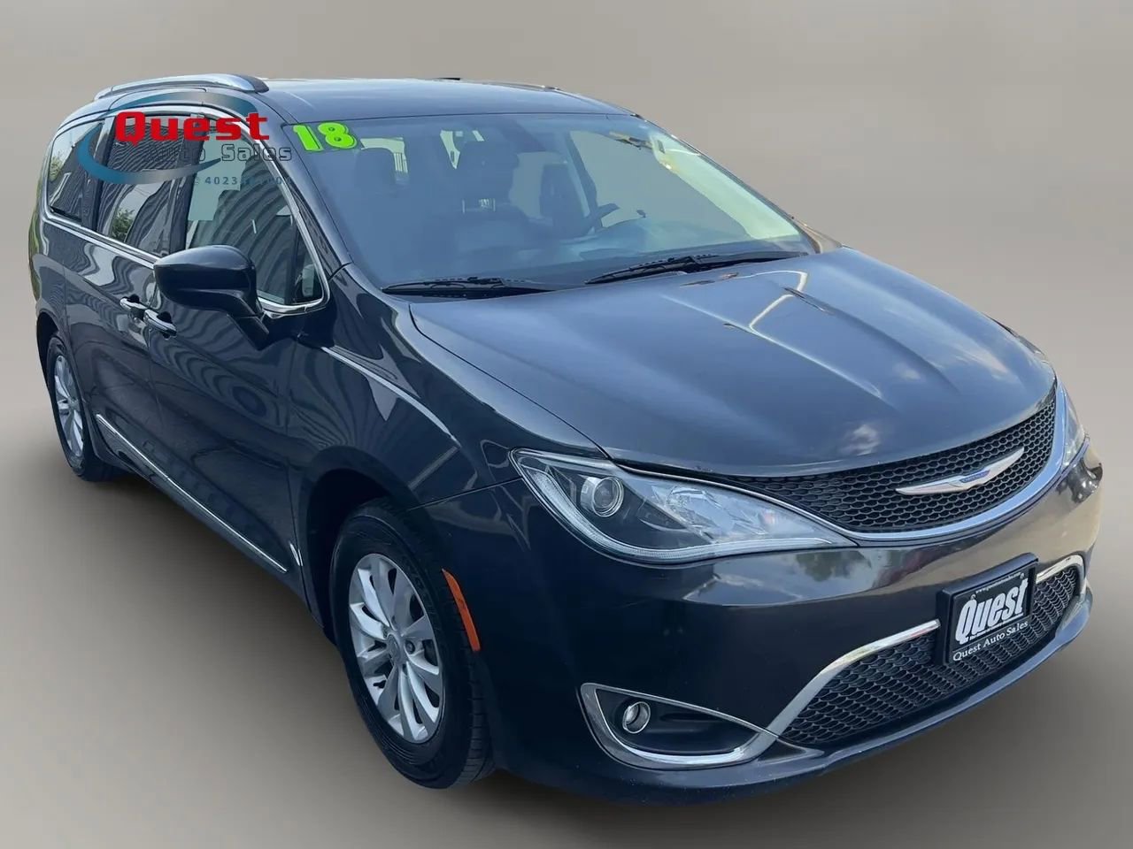 Used 2018 Chrysler Pacifica Touring-L Plus FWD image 1
