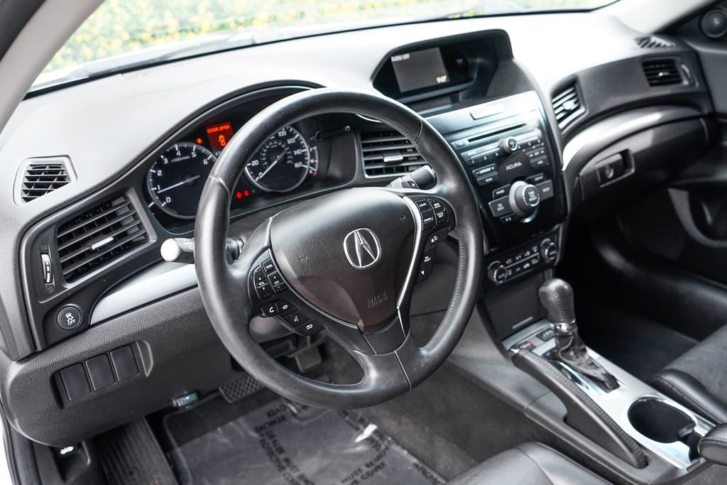 Used 2013 Acura ILX w/ Premium Package image 17