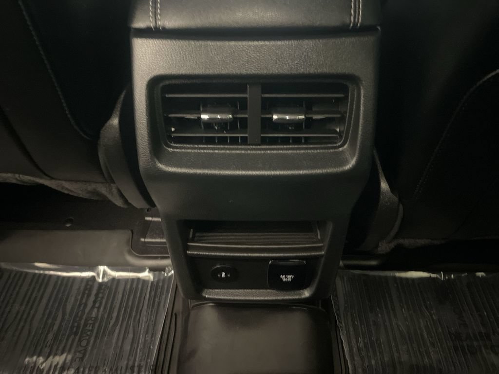 Used 2023 Ford Edge Titanium AWD/4WD image 14