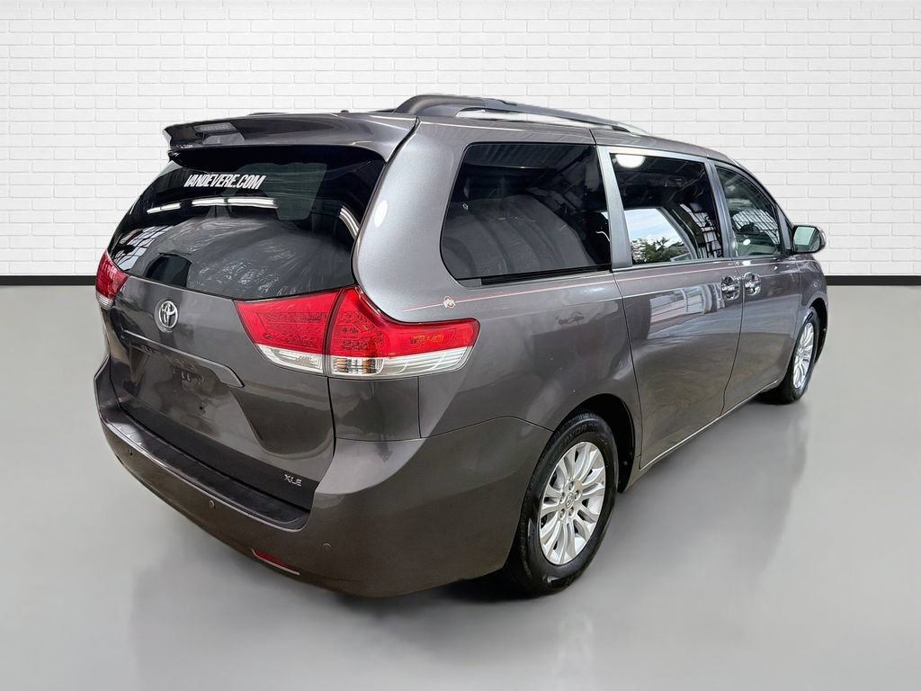 Used 2014 Toyota Sienna XLE FWD image 9