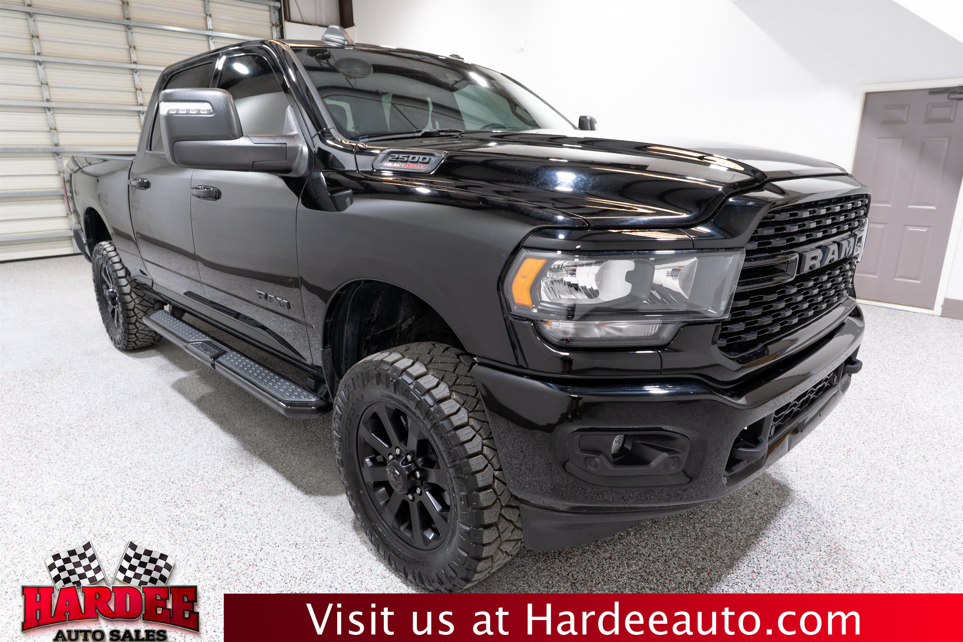 Used 2024 RAM 2500 Big Horn w/ Night Edition AWD/4WD image 6