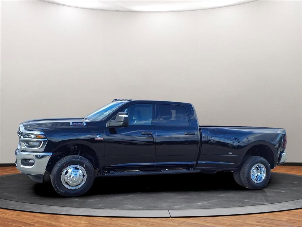 New 2026 RAM 3500 Tradesman AWD/4WD image 10