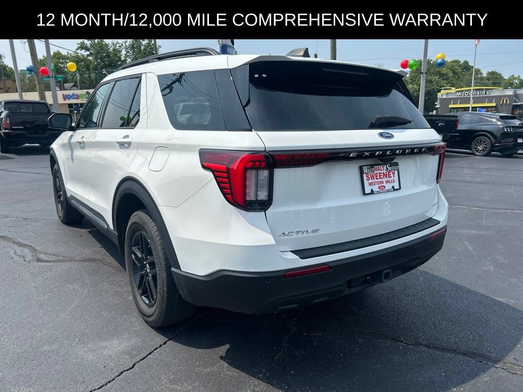 Used 2025 Ford Explorer Active AWD/4WD image 3