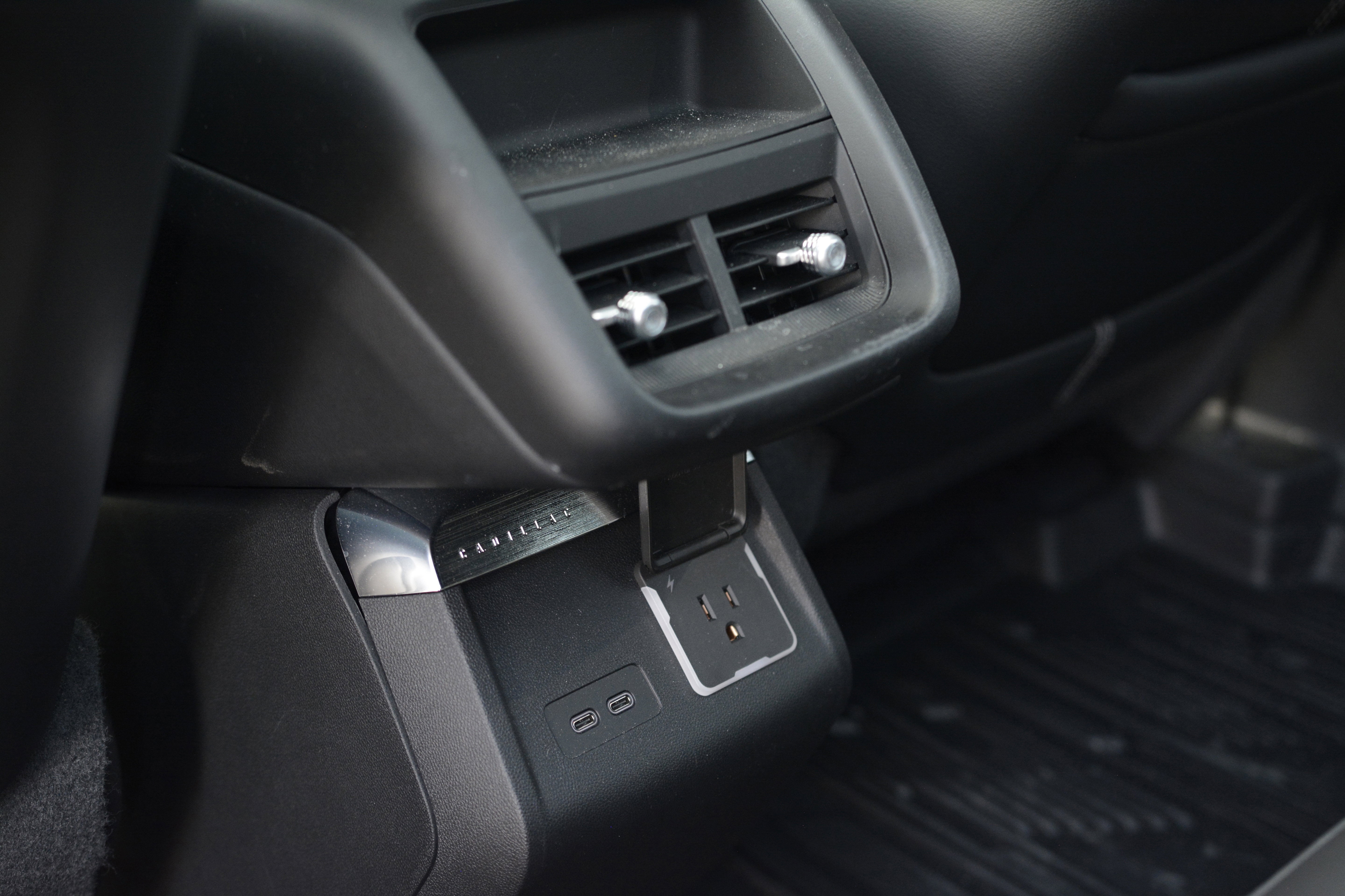 Used 2025 Cadillac Lyriq Sport w/ LPO, Floor Liner Package image 32