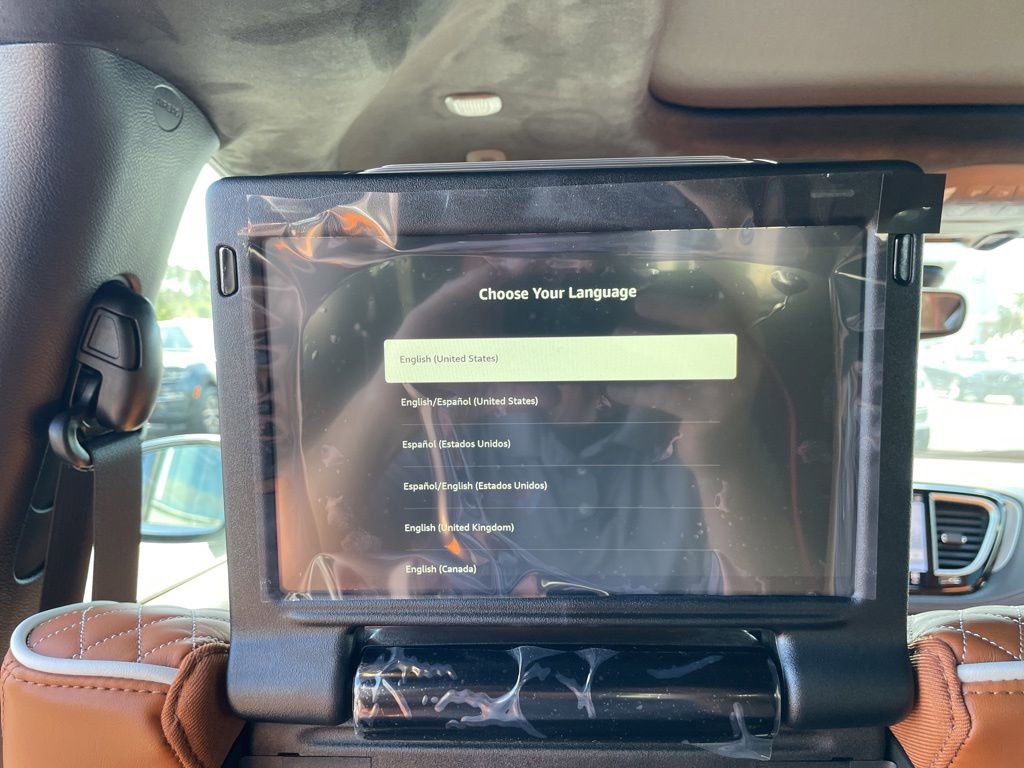 New 2026 Chrysler Pacifica Pinnacle image 25