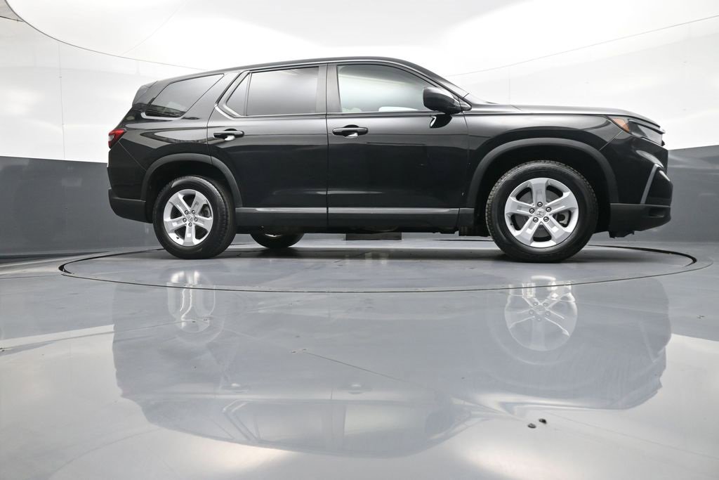 Used 2023 Honda Pilot LX image 29