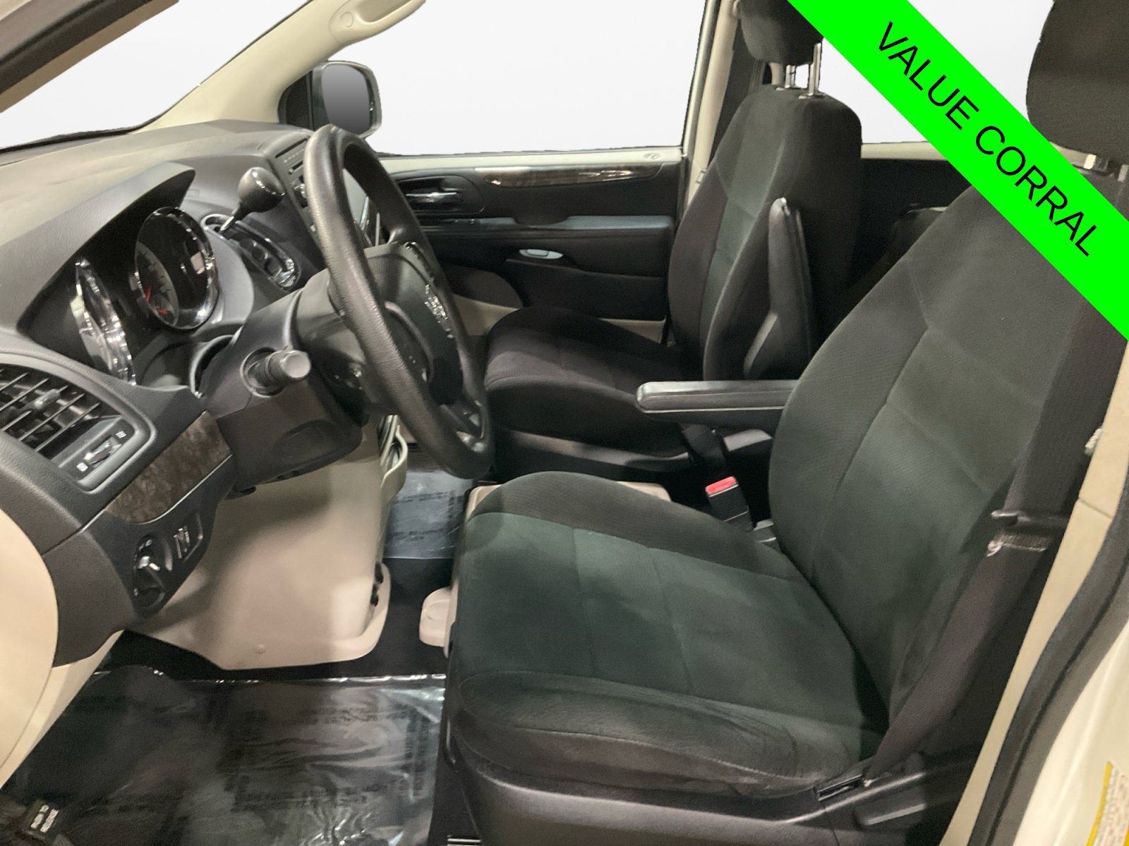 Used 2011 Dodge Grand Caravan Express FWD image 9