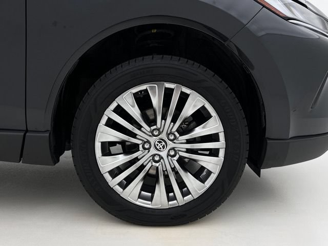 Used 2024 Toyota Venza XLE AWD/4WD image 29