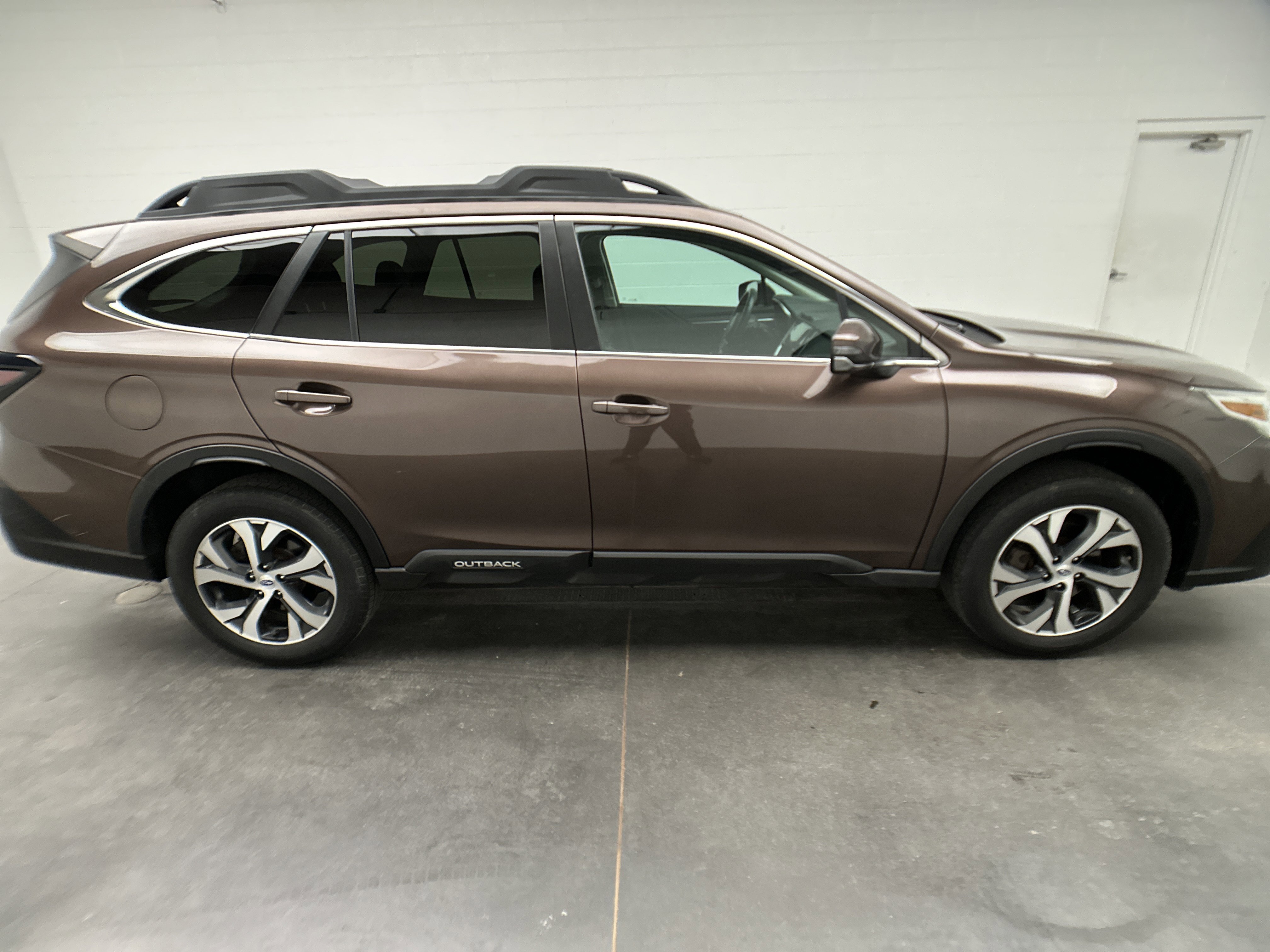 Used 2020 Subaru Outback Limited image 13