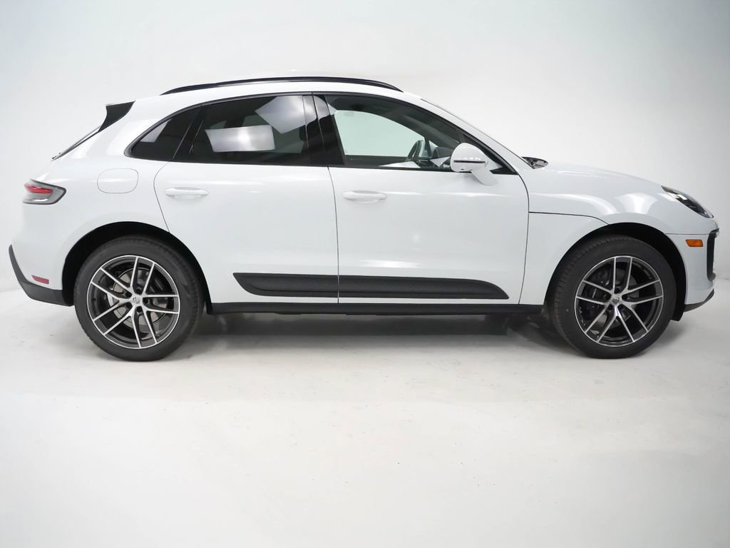 Used 2026 Porsche Macan AWD/4WD image 9