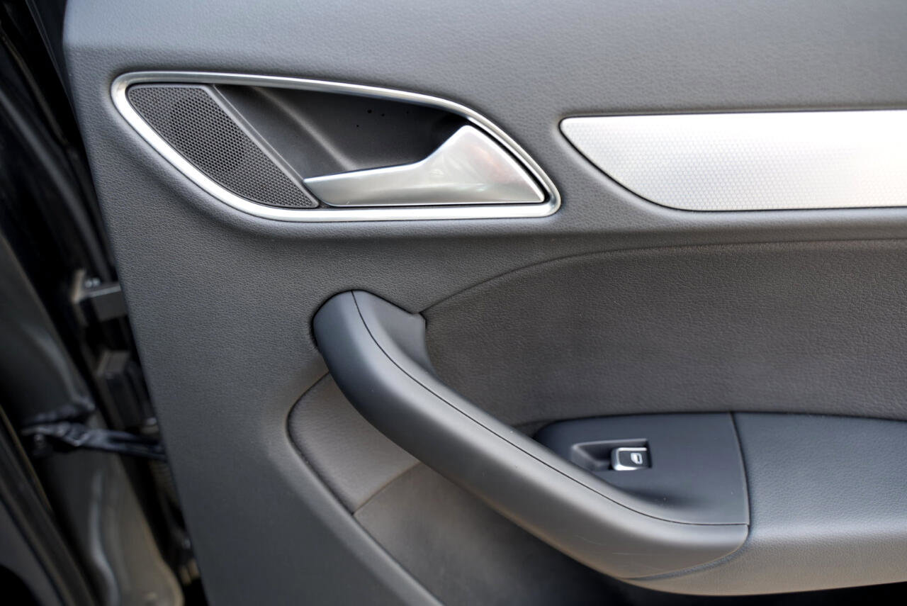 Used 2018 Audi Q3 2.0T Premium Plus image 24