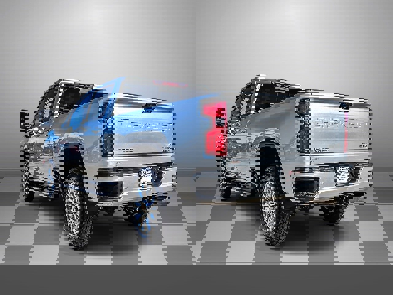 Used 2023 Chevrolet Silverado 3500 High Country w/ Technology Package image 4