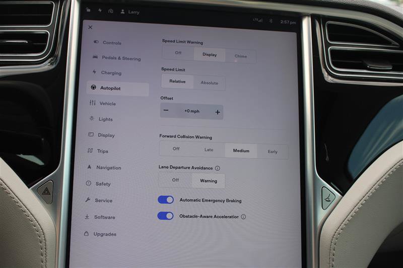 Used 2015 Tesla Model S 85 RWD image 13