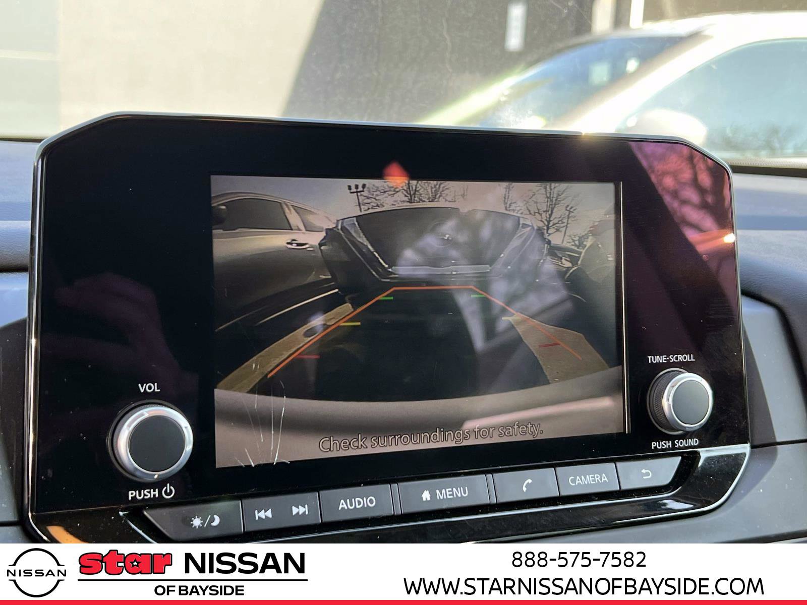 Used 2024 Nissan Pathfinder S image 23