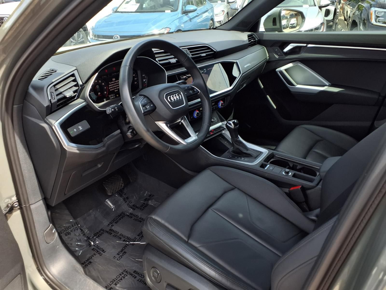 Used 2023 Audi Q3 2.0T Premium w/ Convenience Package image 16