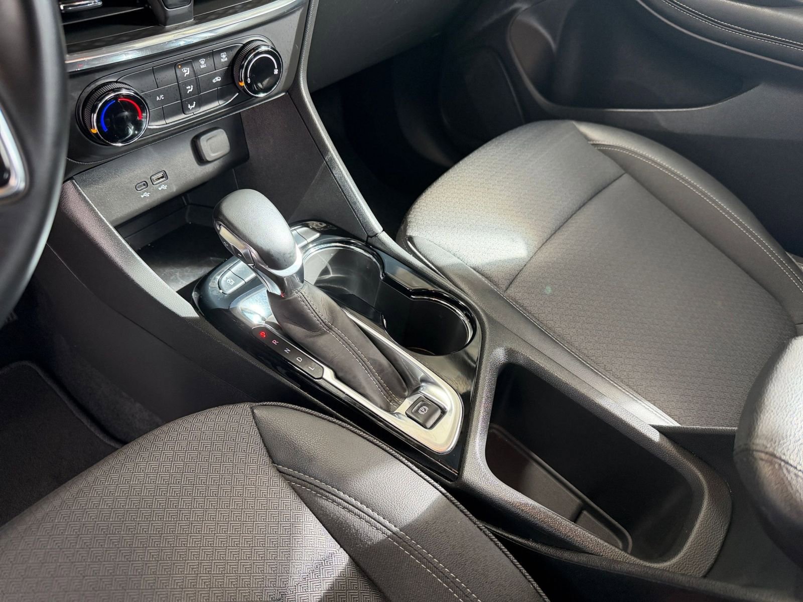 Used 2025 Buick Encore GX Preferred image 39